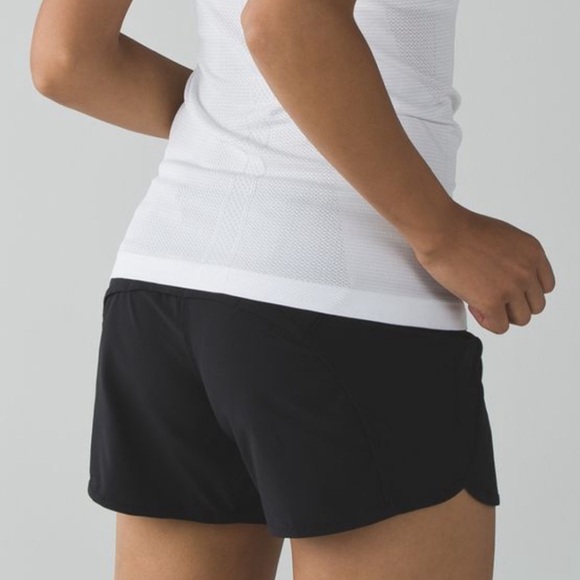 Lululemon Run Times Short *4-way Stretch 4"
Black Size 4 - Picture 2 of 8